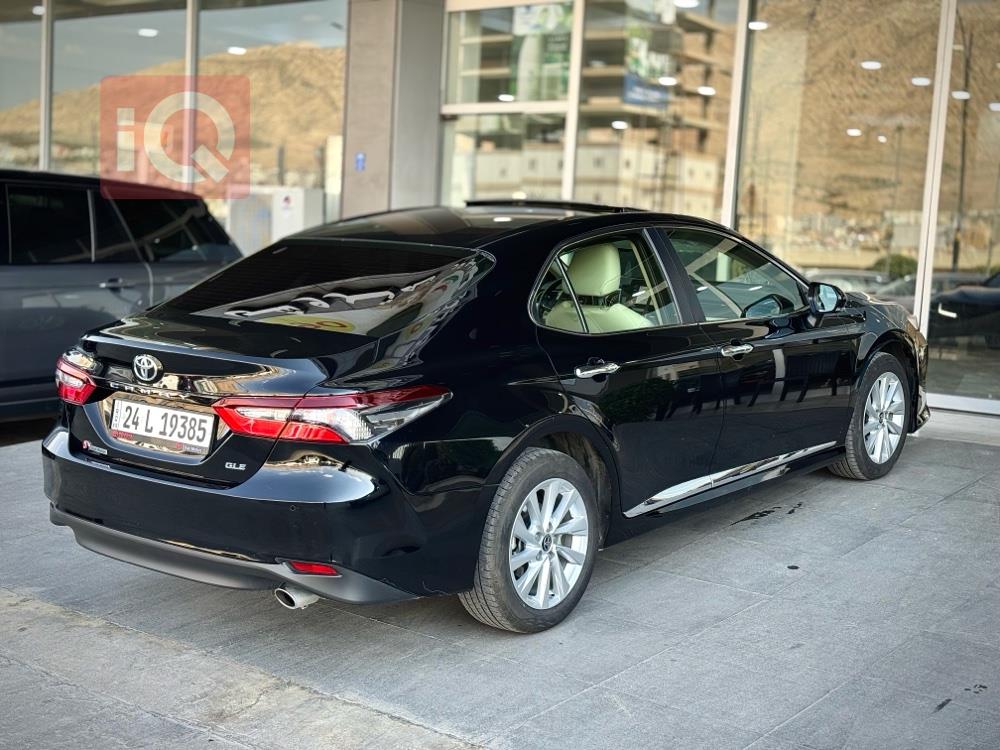 تۆیۆتا کامری